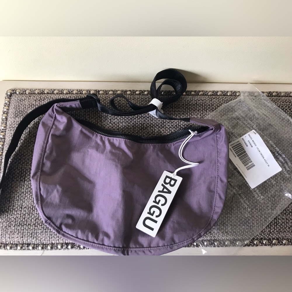 NWT Baggu Dusty Violet Medium Crescent
